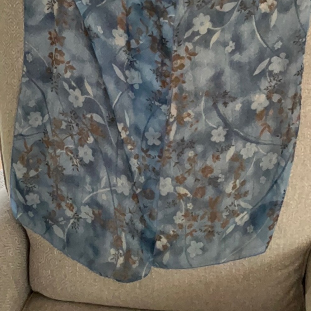 Cejon 100% Polyester Sheer Floral Scarf, Excellent Conditon